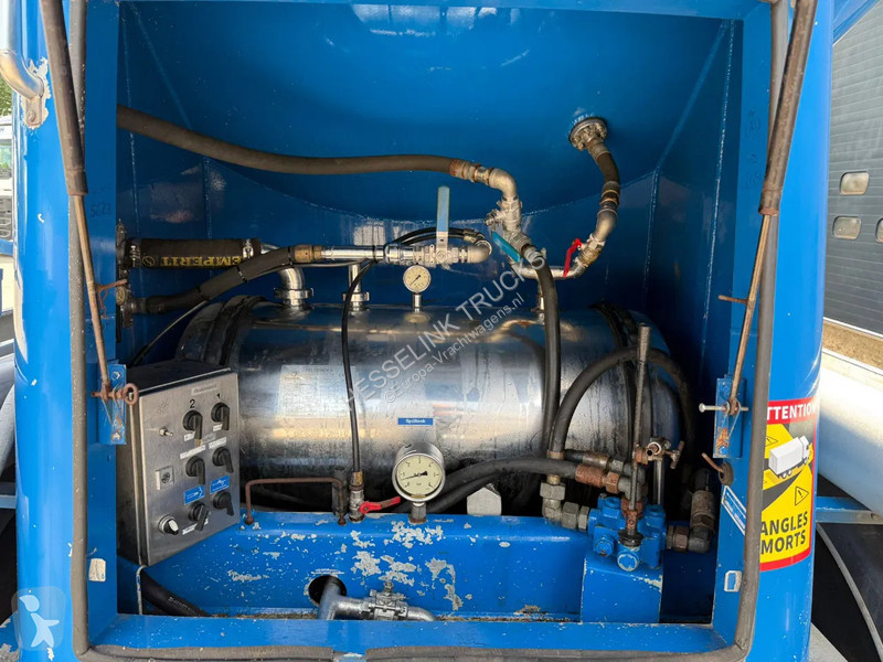 Semiremorca Feldbinder 34m3 Veevoeder...
