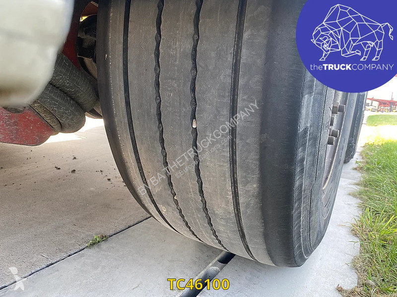 Semitrailer Renders steering axle