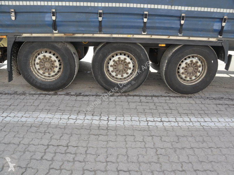 Semitrailer Krone 3 axle curtainside trailer