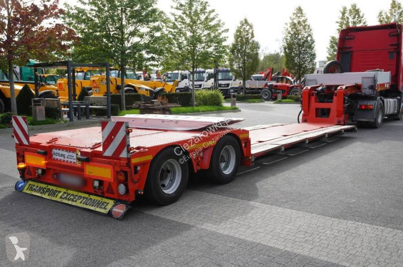 Полуремарке Kässbohrer LB2 TIEF-BETT low loader...