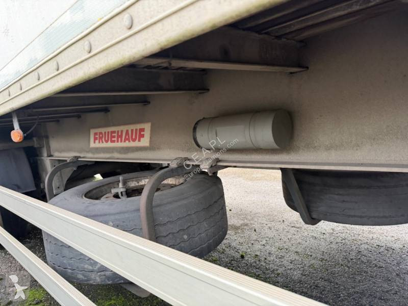 Semi remorque Fruehauf essieux SAF
