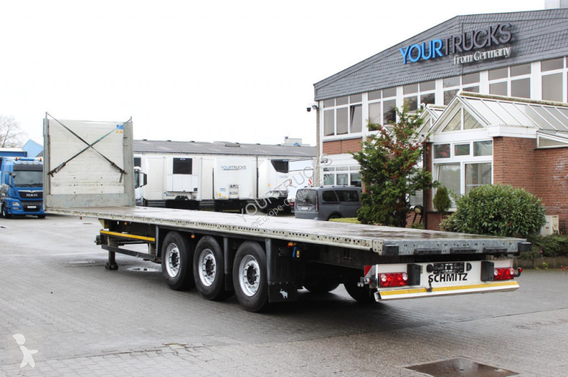 Schmitz Cargobull   Liftachse   Rungentaschen...