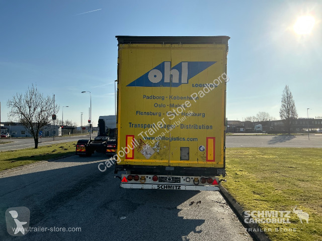 نصف مقطورة Schmitz Cargobull Curtainsider Mega