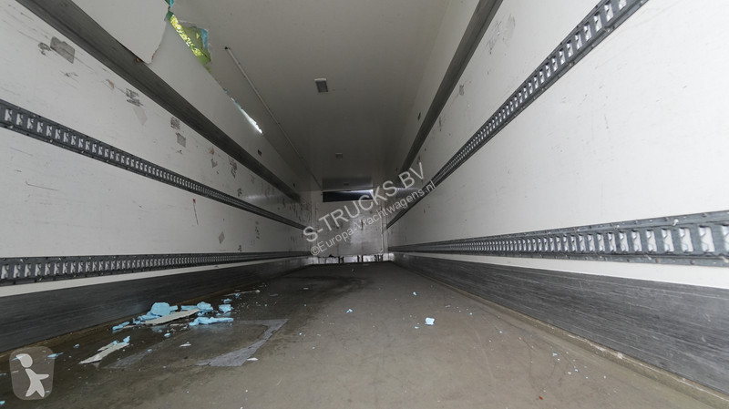 نصف مقطورة Pacton Closed box trailer damaged box