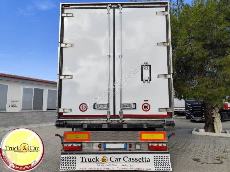 نصف مقطورة Carmosino