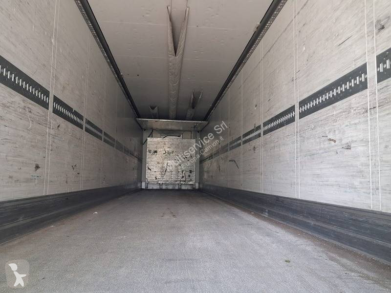 نصف مقطورة Schmitz Cargobull SKO24