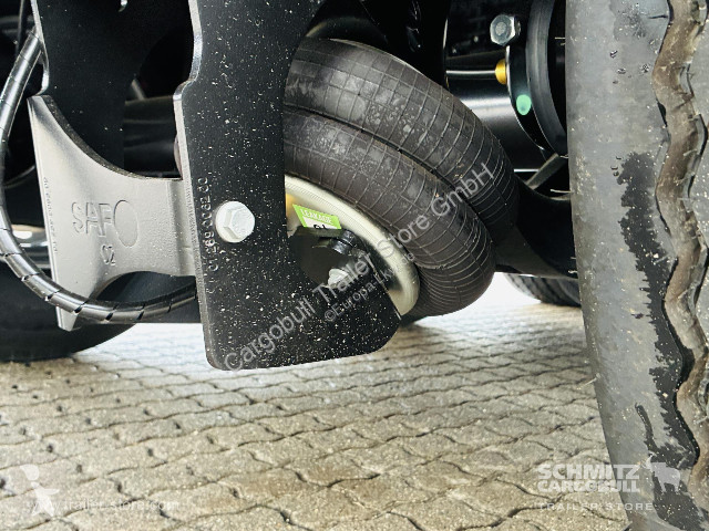 نصف مقطورة Berger Curtainsider Standard Getränke