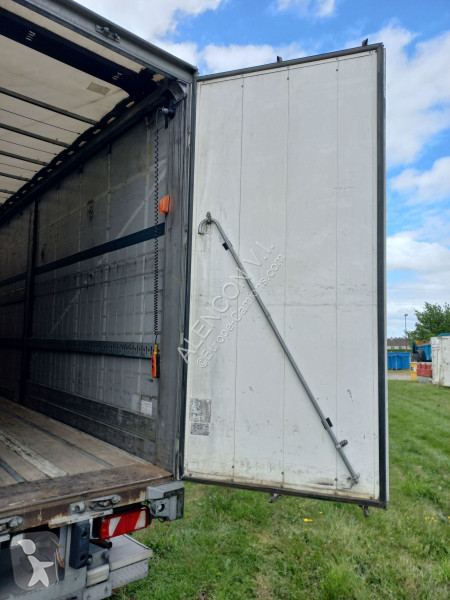 نصف مقطورة Fruehauf HAYON FKSRT4C