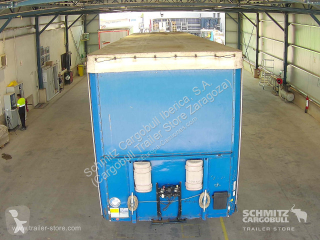 نصف مقطورة Berger Curtainsider Standard