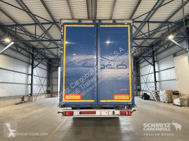 نصف مقطورة Berger Curtainsider Standard