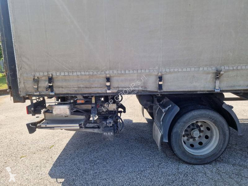 نصف مقطورة Schmitz Cargobull SK010