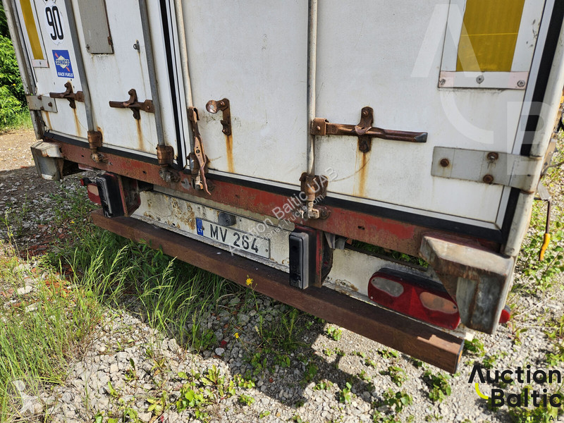 نصف مقطورة Fruehauf