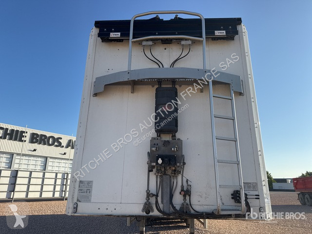 Semiremorca  CF200