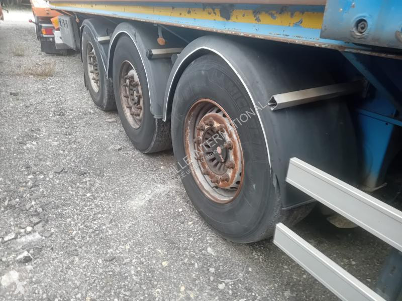 نصف مقطورة Fruehauf