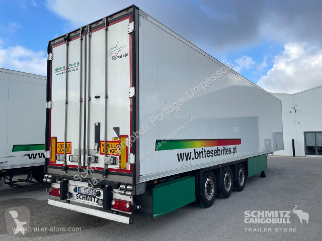 نصف مقطورة Schmitz Cargobull Semitrailer Reefer...