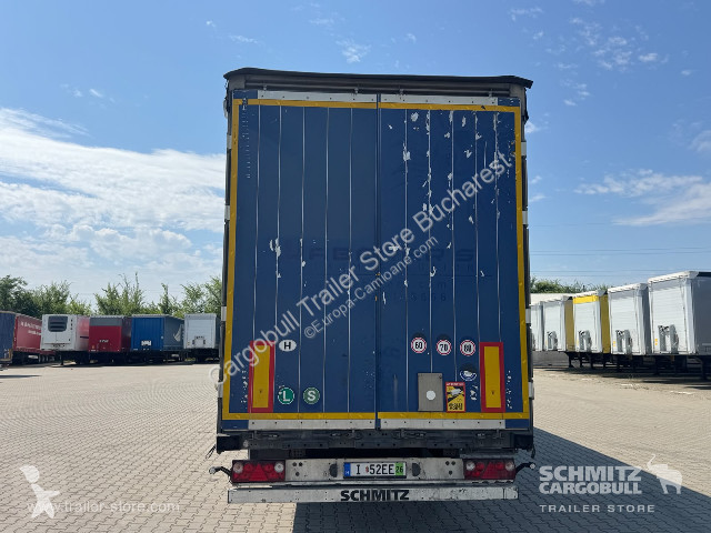 نصف مقطورة Schmitz Cargobull Curtainsider Mega