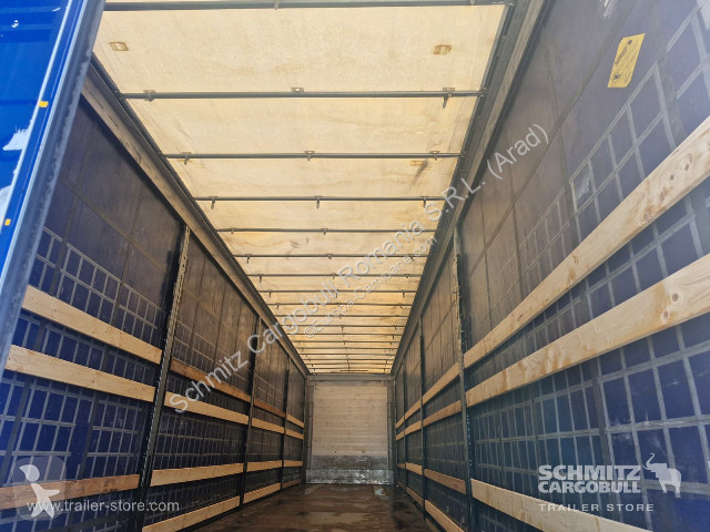 نصف مقطورة Schmitz Cargobull Curtainsider Mega