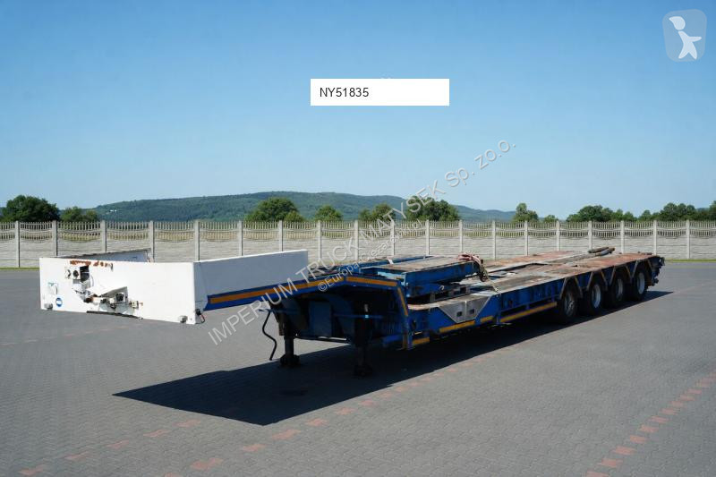 Náves Trax