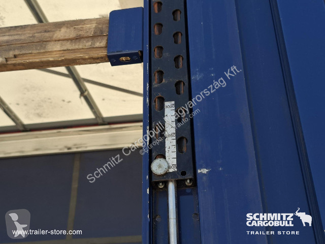 نصف مقطورة Kögel Curtainsider Mega