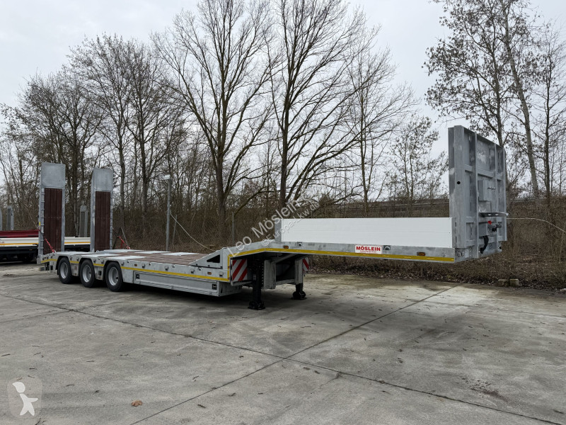 Náves Möslein ST 3  3 Achs Satteltieflader neu