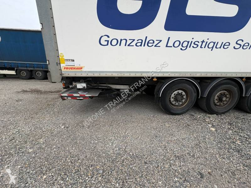 Semirimorchio Fruehauf