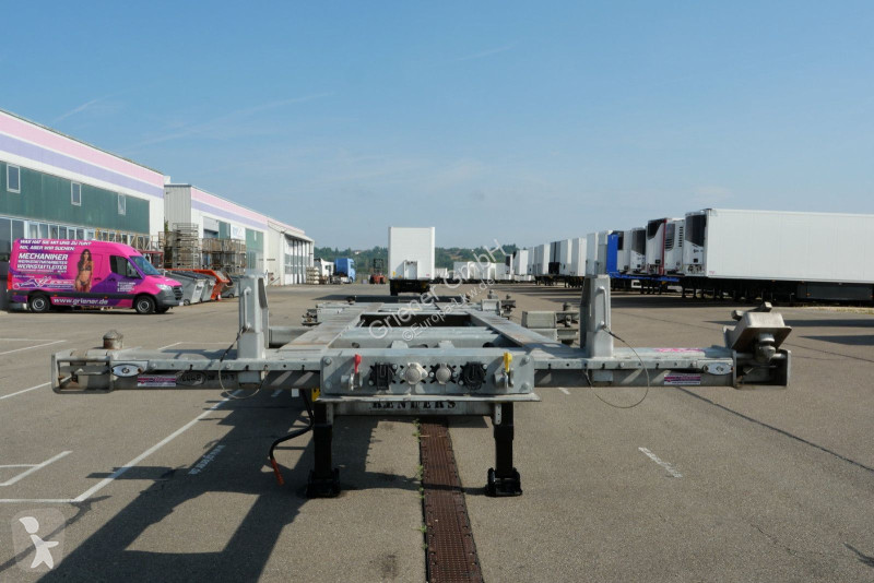 Semiremorca Renders TYPE EURO 820 / LIFT...