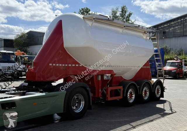 Semi remorque Feldbinder FFB Silo Auflieger...