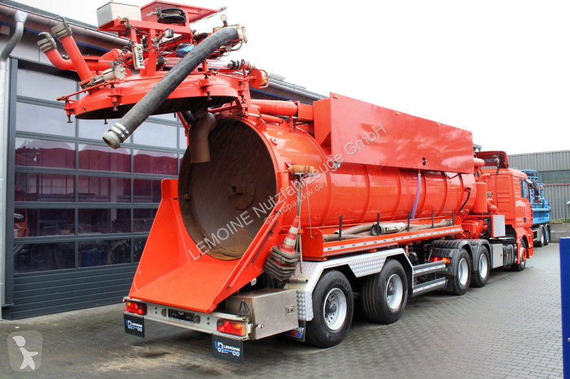 Vrachtwagencombinatie MAN 2-Achs Hellmers 26m3...