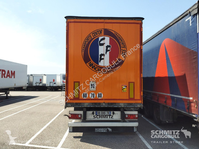 Félpótkocsi Schmitz Cargobull Semitrailer...
