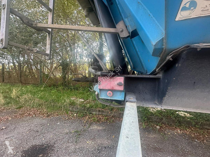 Полуприцеп Menci SA 740