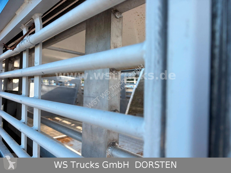 Semitrailer  Finkl  3 Stock Hubdach Typ 2...