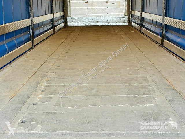 نصف مقطورة Schmitz Cargobull Curtainsider Coil...