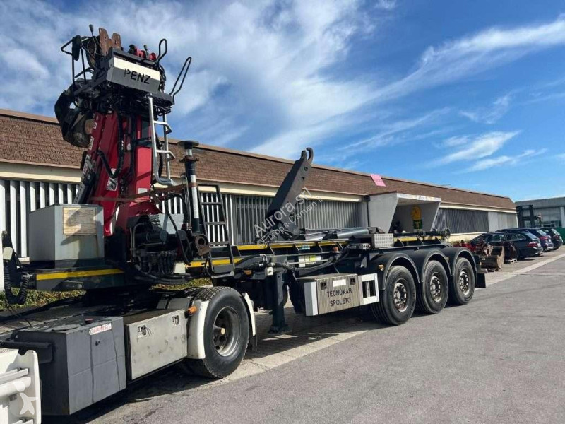Semirimorchio TecnoKar Trailers SCARRABILE CON GRU