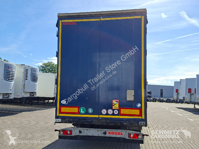 نصف مقطورة Kögel Curtainsider Mega