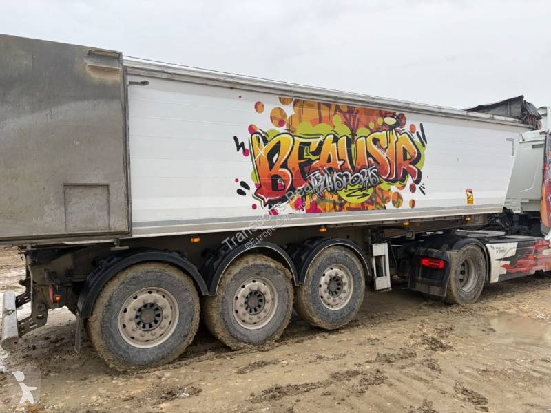 Benalu  semi-trailer