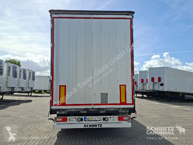 Schmitz Cargobull Curtainsider Mega Getränke...