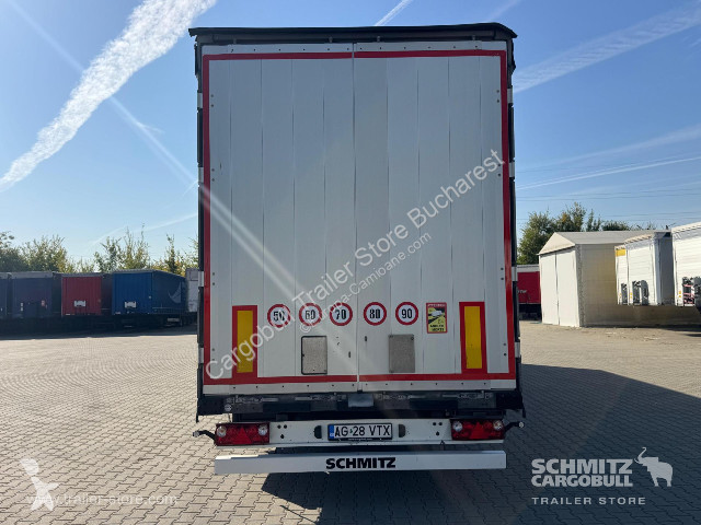 Oplegger Schmitz Cargobull Curtainsider Mega
