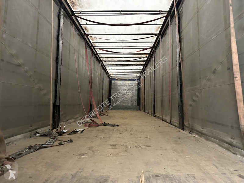 Schmitz Cargobull Tautliner semi-trailer