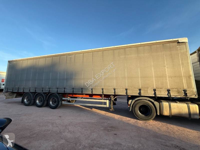 Fruehauf Bâchée semi-trailer