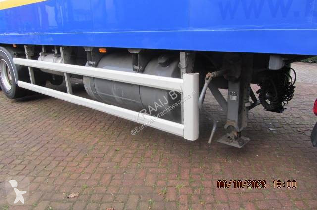 Floor  semi-trailer