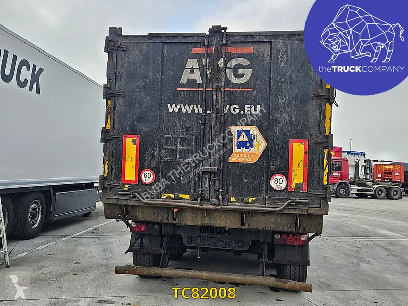 Mega  semi-trailer