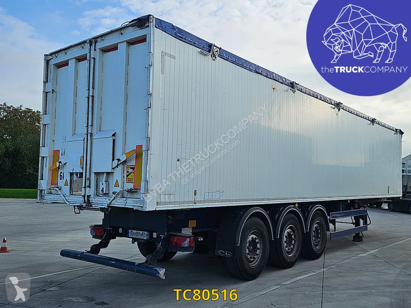 Benalu  semi-trailer