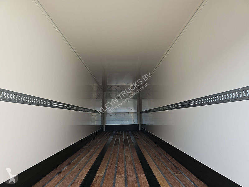 System Trailers TFSH09 TRi semi-trailer