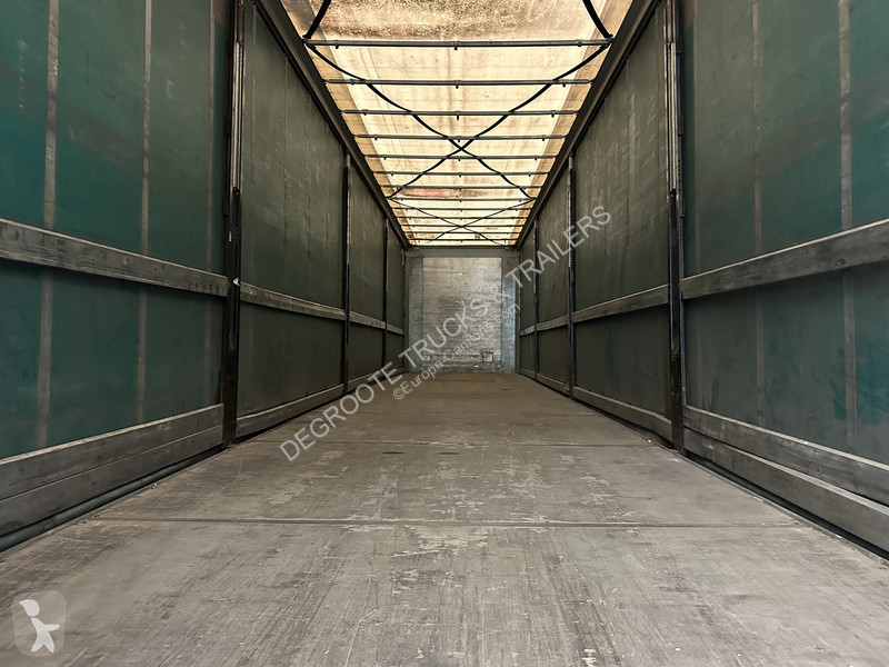 Fliegl Tautliner semi-trailer
