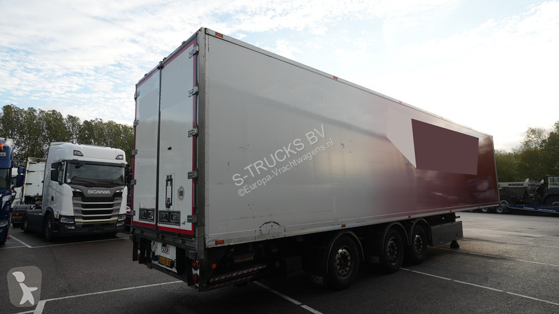 Floor 3 Axle frigo trailer Carrier Vector 1550...