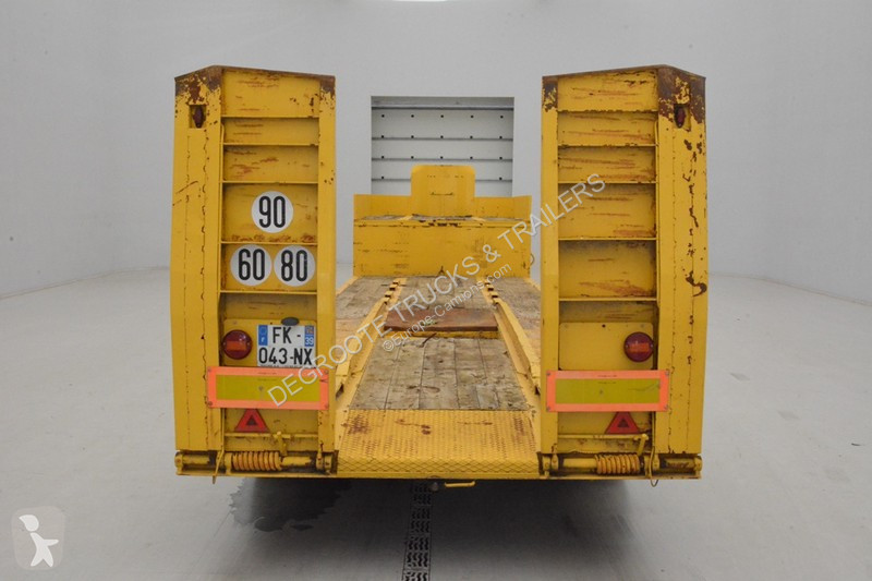Semiremorca  Low bed trailer