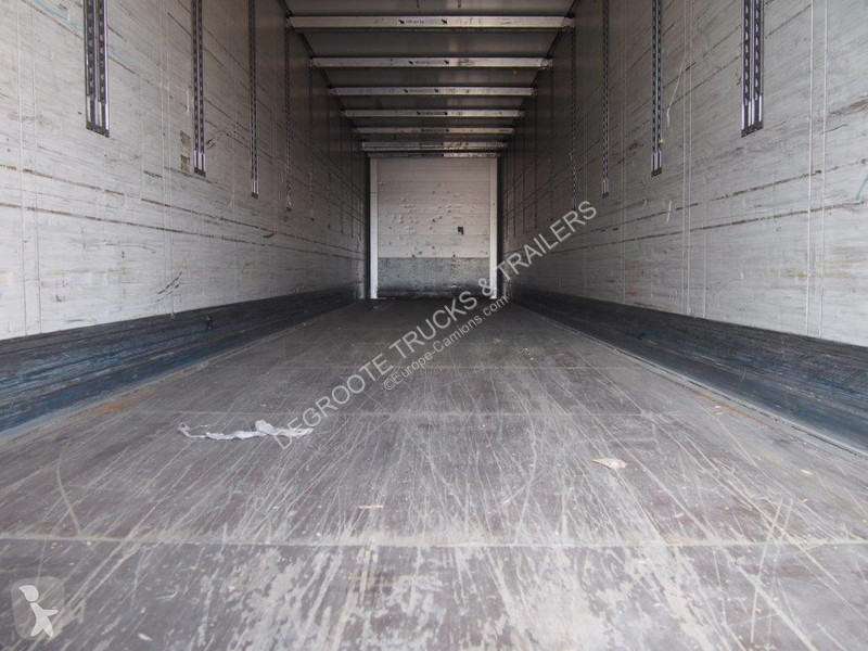 Semiremorca Schmitz Cargobull Closed box