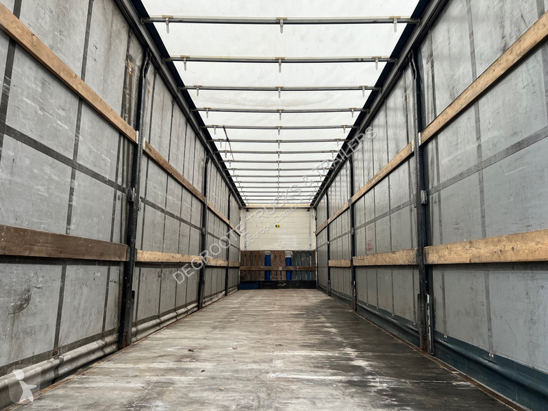Semitrailer Kässbohrer Tautliner