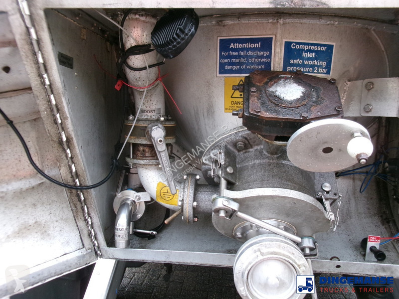 Semiremorca Feldbinder Powder tank alu 41 m3...