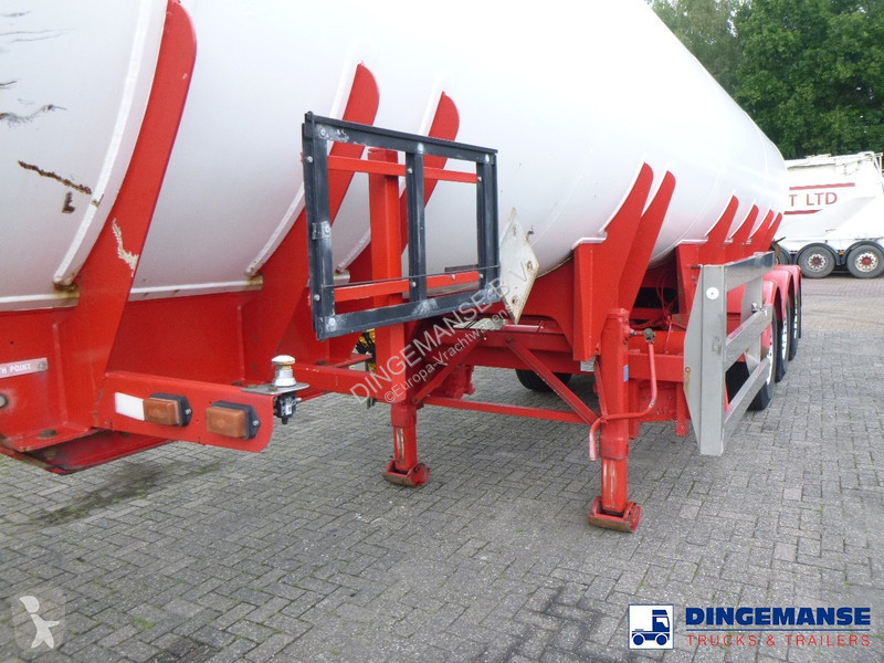 Semiremorca Clayton Gas tank steel 31.8 m3 (low...
